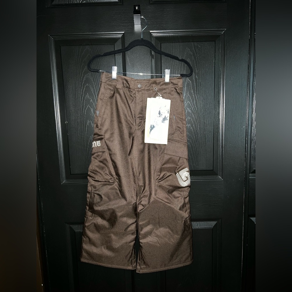 NWT Boys Burton Snowboard / Ski Pants - Cargo Pants - Mocha - M